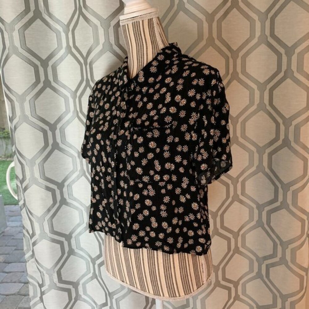 American Eagle Crop Button Down Top - image 3